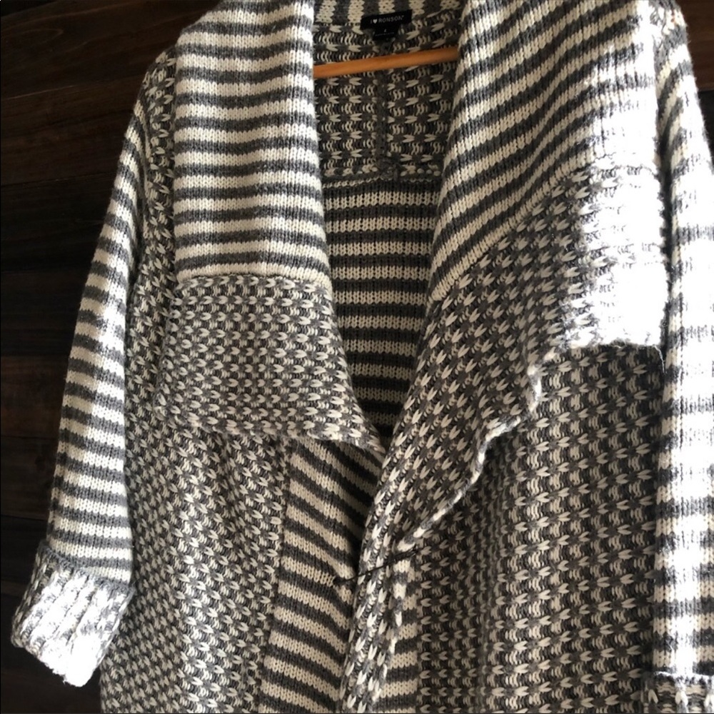 I ❤️ Ronson Gray & White Cable Knit Cardigan Sz L